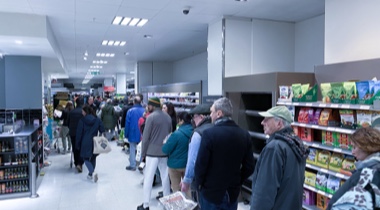 Corona handel schlange citymonitor dornbirn